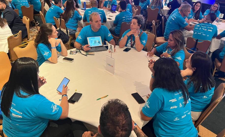 Turismo internacional: comitiva paranaense estreita relações com agentes em Orlando