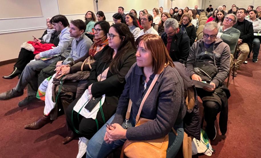 Notícia - Atrativos paranaenses são apresentados a mais de 100 agentes de viagem argentinos