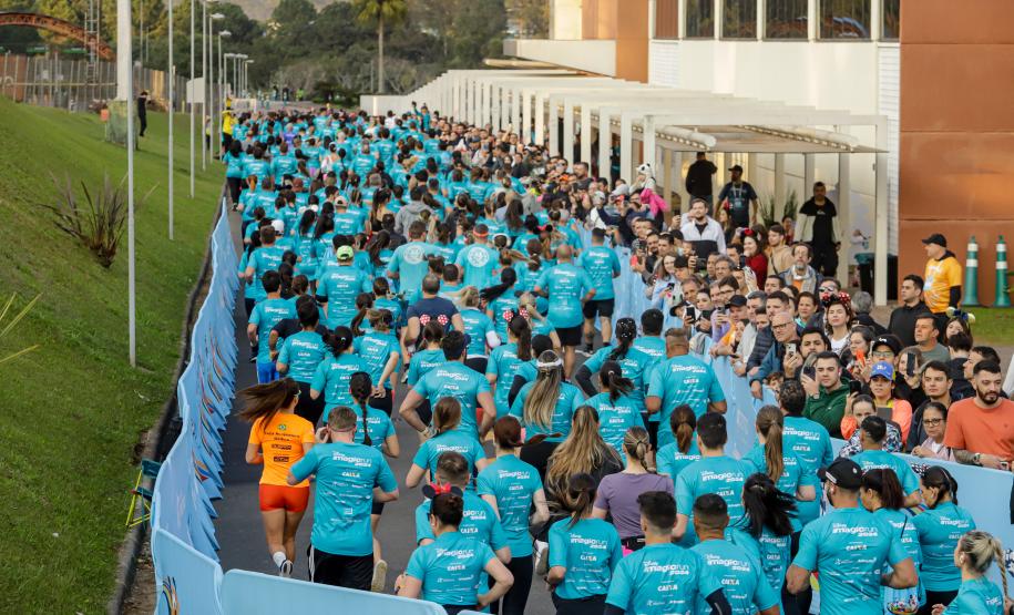 Disney Magic Run reuniu cerca de seis mil pessoas para corrida e caminhada em Curitiba