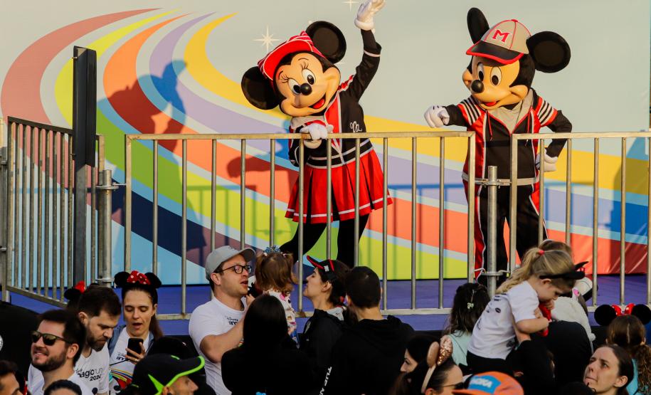 Disney Magic Run reuniu cerca de seis mil pessoas para corrida e caminhada em Curitiba