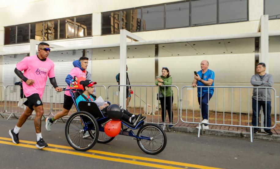 Disney Magic Run reuniu cerca de seis mil pessoas para corrida e caminhada em Curitiba