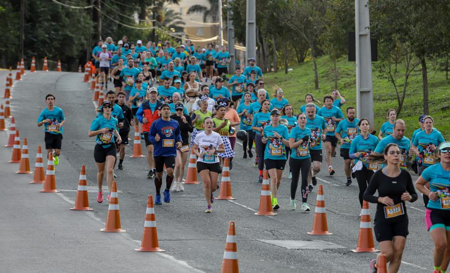 Disney Magic Run reuniu cerca de seis mil pessoas para corrida e caminhada em Curitiba