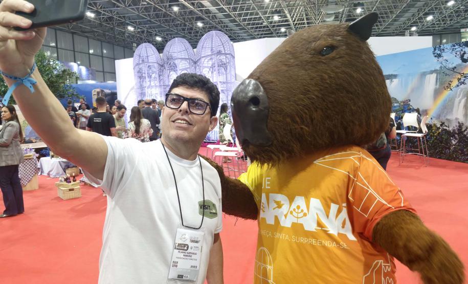 Paraná levou ao Salão Nacional do Turismo experiências com lavanda e mergulho virtual