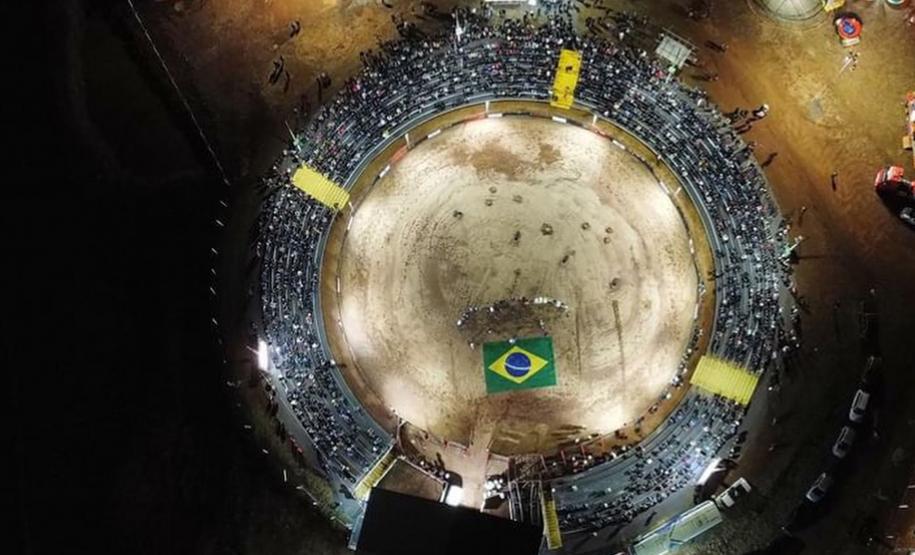 Notícia - Feira do melado, porco no rolete e balonismo: veja o calendário turístico do Paraná em setembro