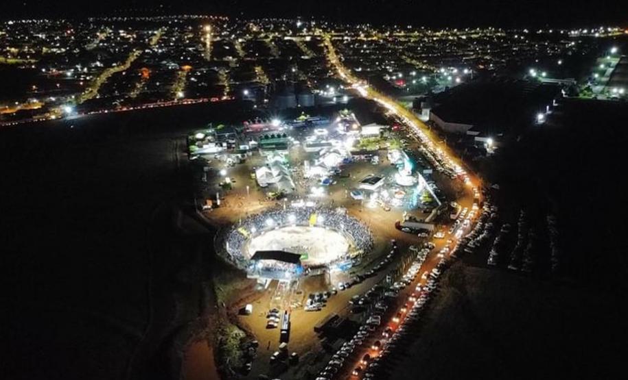 Notícia - Feira do melado, porco no rolete e balonismo: veja o calendário turístico do Paraná em setembro