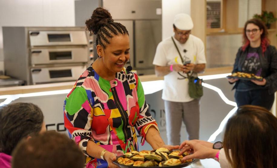 Notícia - Feira do melado, porco no rolete e balonismo: veja o calendário turístico do Paraná em setembro