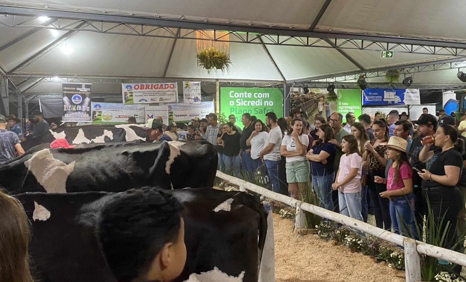 Notícia - Feira do melado, porco no rolete e balonismo: veja o calendário turístico do Paraná em setembro