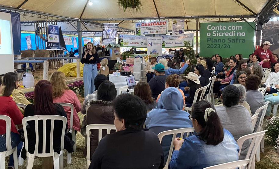 Notícia - Feira do melado, porco no rolete e balonismo: veja o calendário turístico do Paraná em setembro