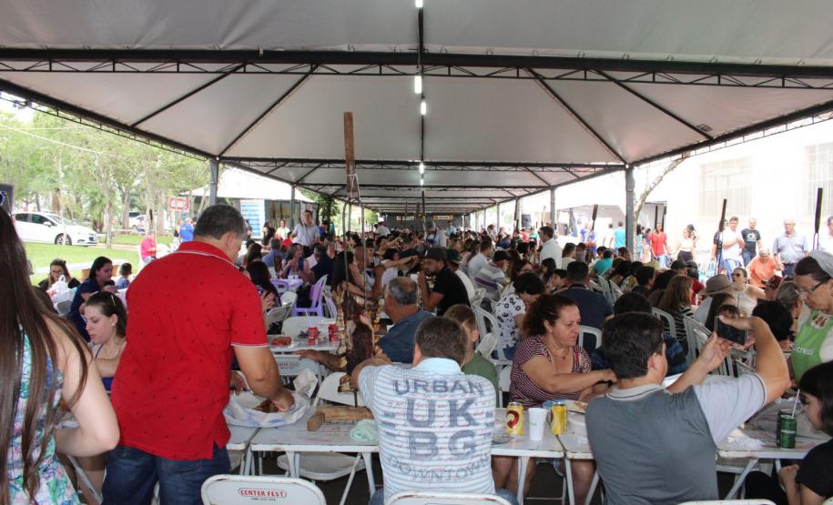 Notícia - Festas religiosas, ecoturismo e feira de inovação: veja o calendário turístico de outubro