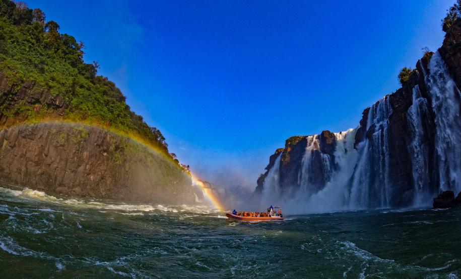 Notícia - PIB do turismo atinge R$ 12 bilhões no Paraná; Ipardes lista cidades conectadas ao setor