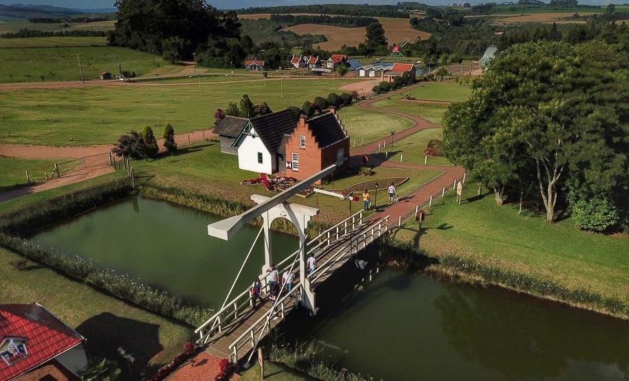 Notícia - PIB do turismo atinge R$ 12 bilhões no Paraná; Ipardes lista cidades conectadas ao setor