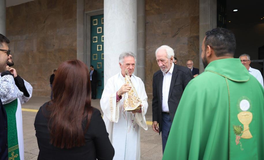 Notícia - Imagem peregrina de Nossa Senhora do Rocio visita Palácio Iguaçu e dá início às comemorações da padroeira do Paraná