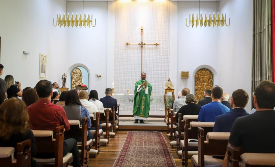 Notícia - Imagem peregrina de Nossa Senhora do Rocio visita Palácio Iguaçu e dá início às comemorações da padroeira do Paraná