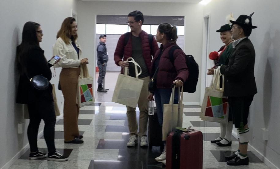 Notícia - Do Peru pra Curitiba: primeiro voo direto de Lima desembarca com 157 passageiros