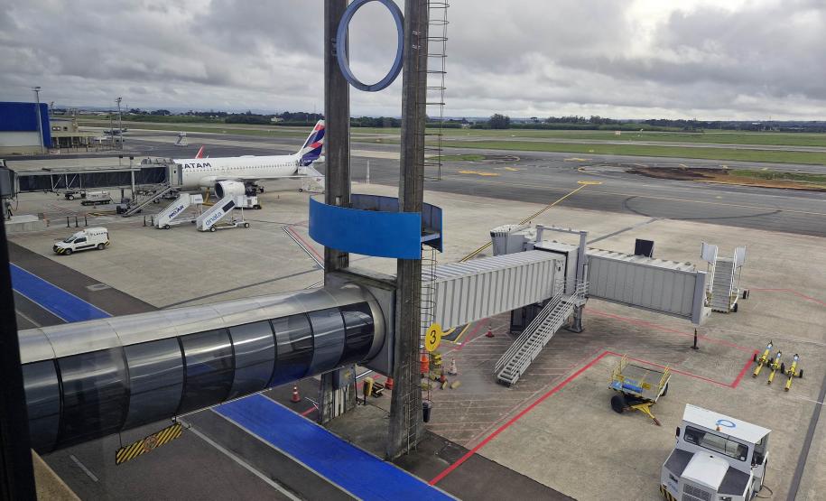 Notícia - Do Peru pra Curitiba: primeiro voo direto de Lima desembarca com 157 passageiros