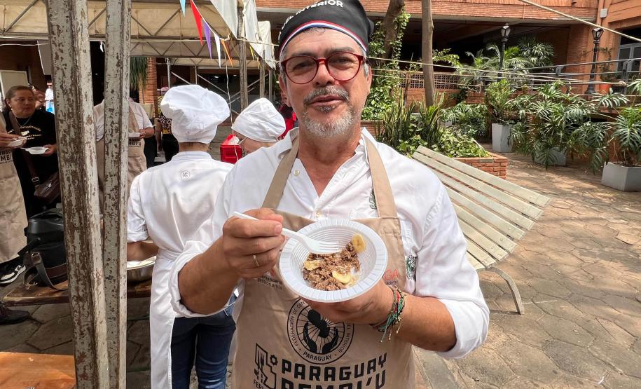 Notícia - Com recorde de participantes em estande, Paraná atrai turistas e negócios em feira no Paraguai