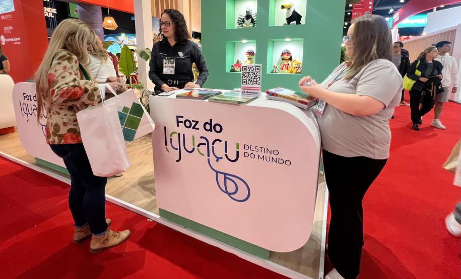 Saldo de mulheres empregadas no setor do turismo cresce 8,6% no Paraná