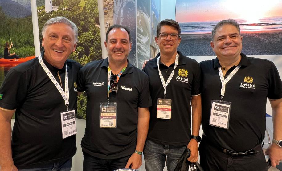 Notícia - Negócios e barreado: Paraná apresenta atrativos turísticos em feira na Argentina