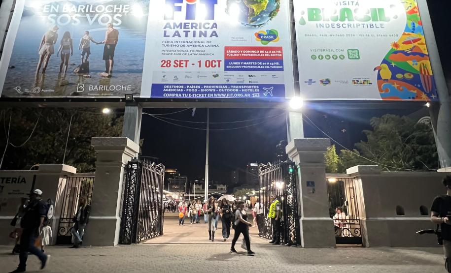 Notícia - Negócios e barreado: Paraná apresenta atrativos turísticos em feira na Argentina