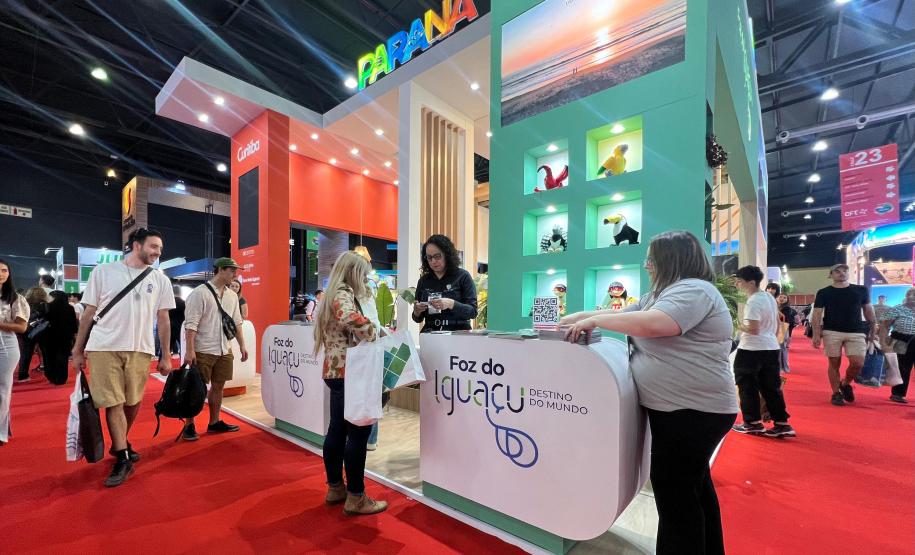 Notícia - Negócios e barreado: Paraná apresenta atrativos turísticos em feira na Argentina