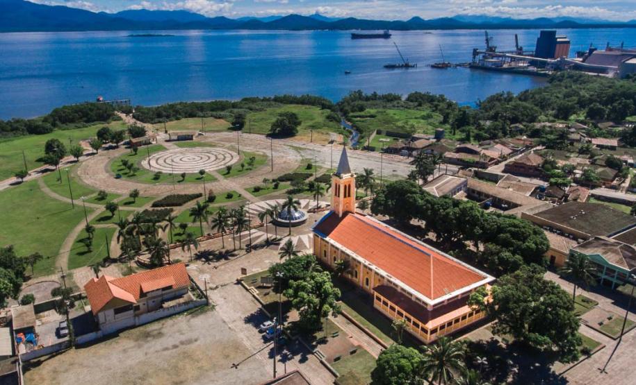 Nossa Senhora do Rocio e festas religiosas movimentam o turismo paranaense neste mês