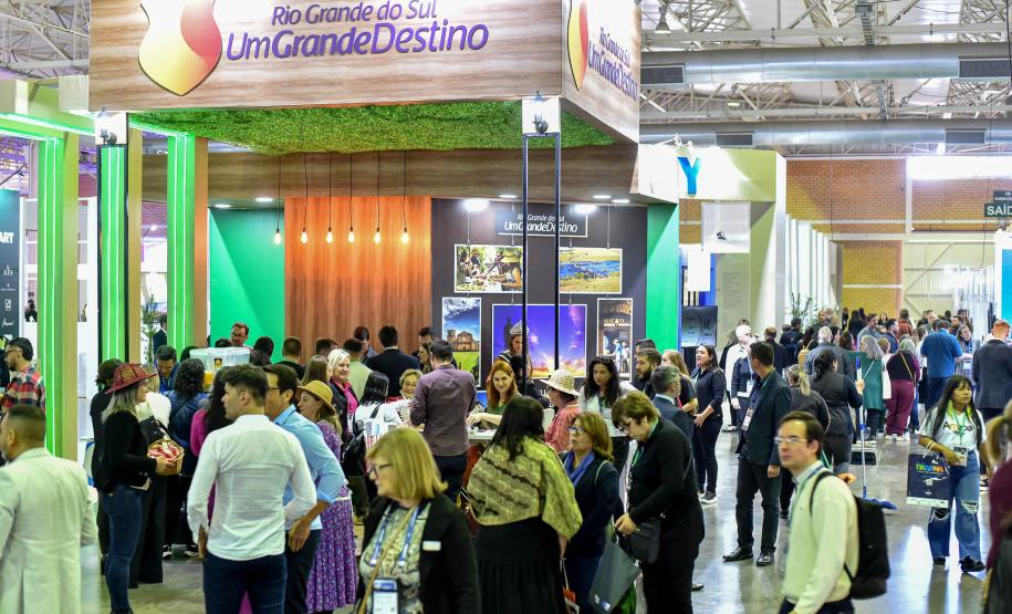 Notícia - Paraná leva expositores, atrativos e experiências à feira de turismo em Gramado