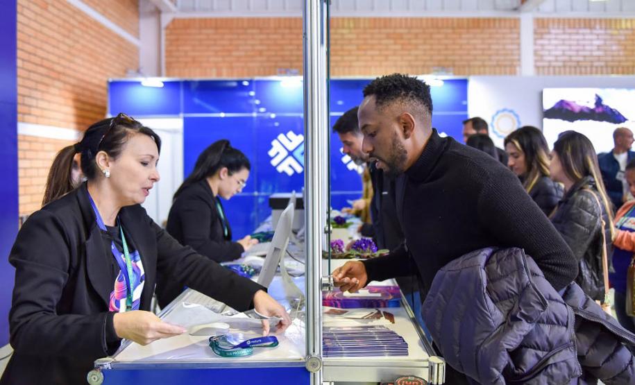 Notícia - Paraná leva expositores, atrativos e experiências à feira de turismo em Gramado