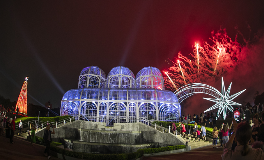 Notícia - Calendário de novembro tem shows natalinos, festas religiosas e frango na telha