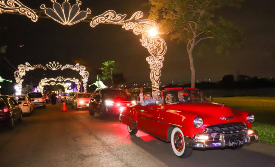 Maior Natal gratuito do Brasil estreia nesta sexta-feira e aquece turismo em Curitiba