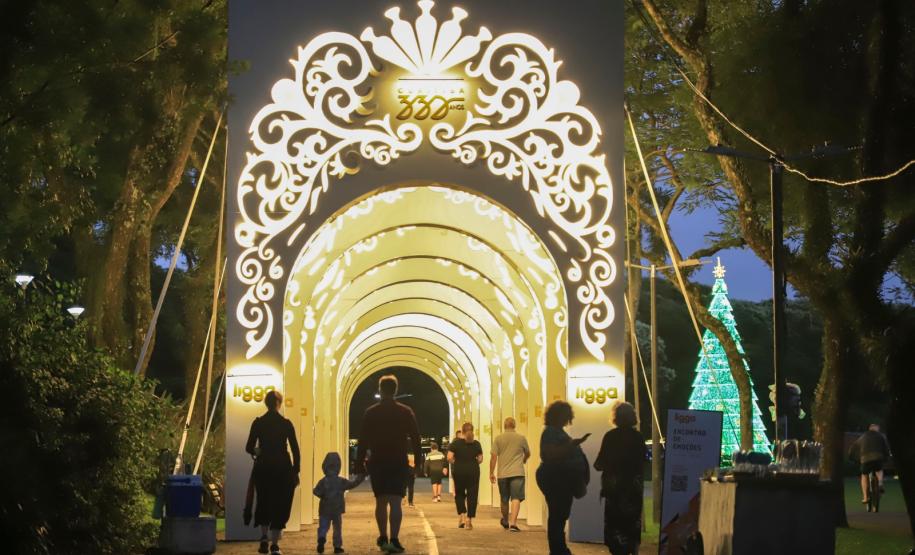 Notícia - Calendário de novembro tem shows natalinos, festas religiosas e frango na telha