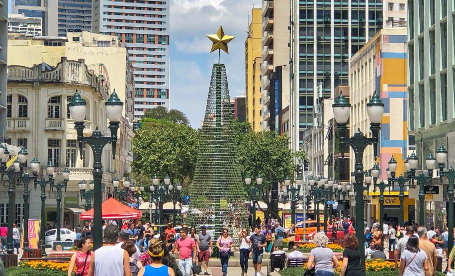 Turismo no Paraná cresce quase o triplo da média nacional entre janeiro e outubro