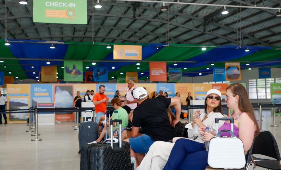 Notícia - Com expectativa de atrair 15 mil turistas, Paranaguá inicia temporada 24/25 de cruzeiros