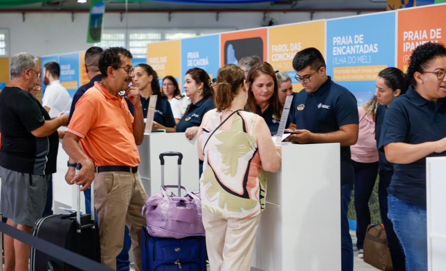 Notícia - Com expectativa de atrair 15 mil turistas, Paranaguá inicia temporada 24/25 de cruzeiros