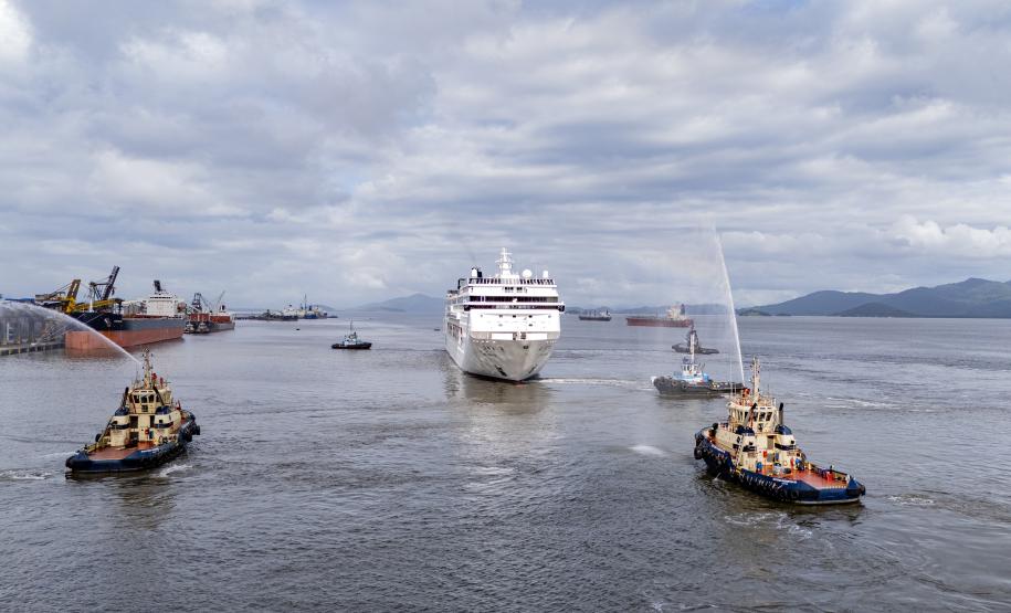 Notícia - Com expectativa de atrair 15 mil turistas, Paranaguá inicia temporada 24/25 de cruzeiros