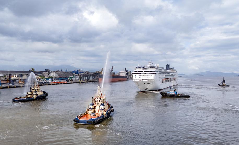 Notícia - Com expectativa de atrair 15 mil turistas, Paranaguá inicia temporada 24/25 de cruzeiros