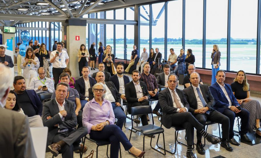Primeiro voo direto do Paraguai desembarca lotado no Aeroporto Afonso Pena