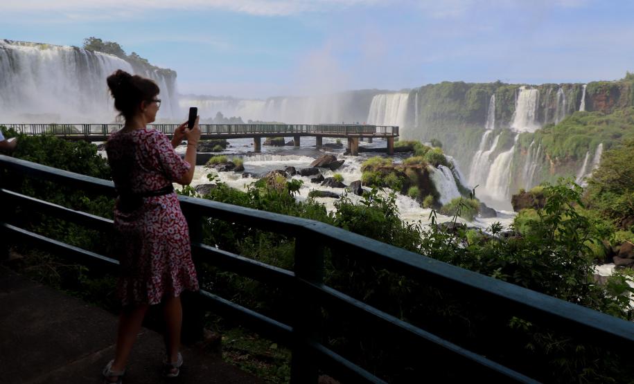 Turismo no Paraná cresce quase o triplo da média nacional entre janeiro e outubro