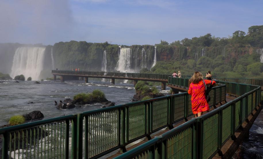Turismo no Paraná cresce quase o triplo da média nacional entre janeiro e outubro