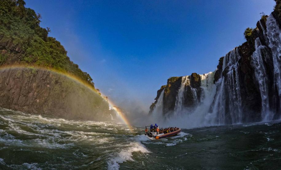 Turismo no Paraná cresce quase o triplo da média nacional entre janeiro e outubro