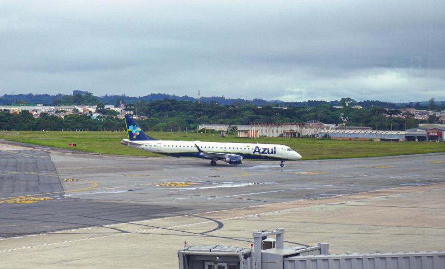 Primeiro voo direto do Paraguai desembarca lotado no Aeroporto Afonso Pena