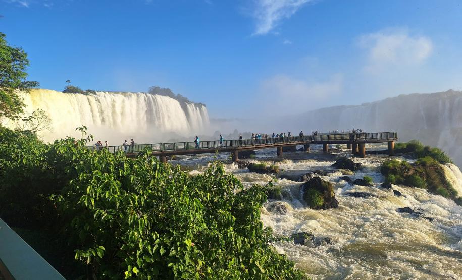 Mais de 1,8 milhão de turistas: Parque do Iguaçu registra a 2ª maior visitação anual