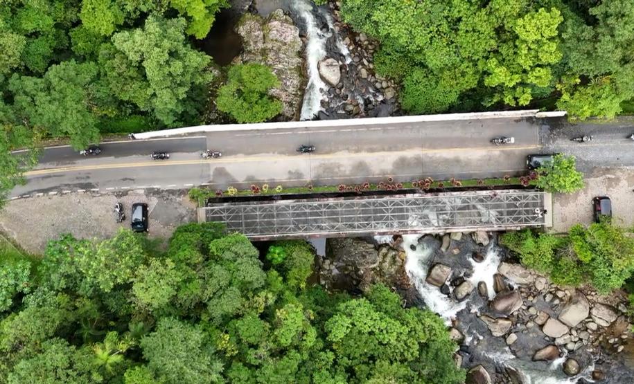 Sobre rodas: Grupo de motociclistas visita pontos turísticos estaduais e fomenta a economia do setor