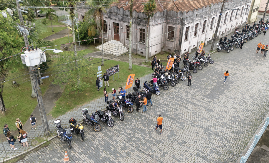 Sobre rodas: Grupo de motociclistas visita pontos turísticos estaduais e fomenta a economia do setor