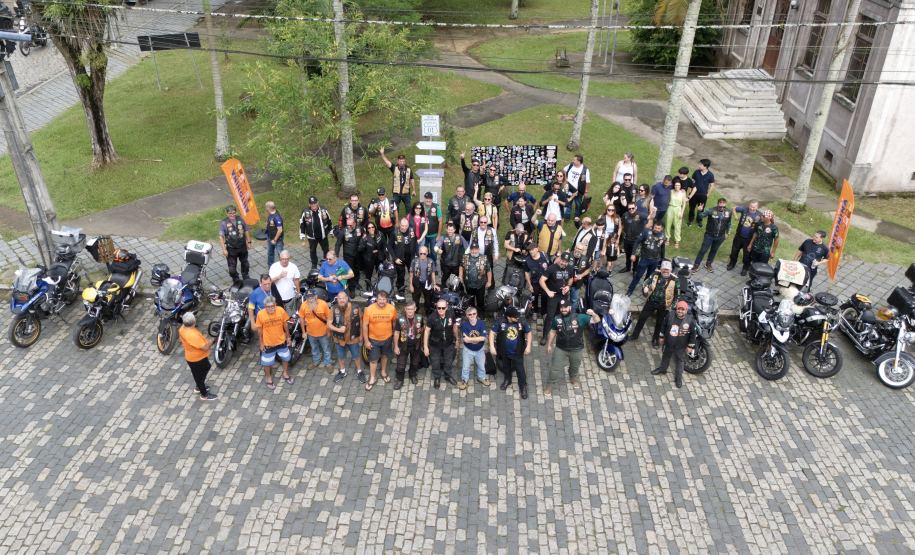 Sobre rodas: Grupo de motociclistas visita pontos turísticos estaduais e fomenta a economia do setor