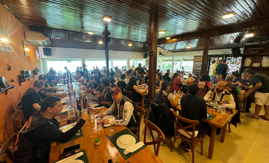 Sobre rodas: Grupo de motociclistas visita pontos turísticos estaduais e fomenta a economia do setor