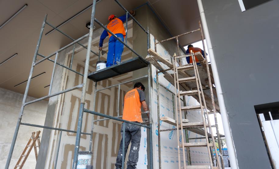 Serviços no Paraná crescem acima da média nacional e alta do turismo é o dobro do país