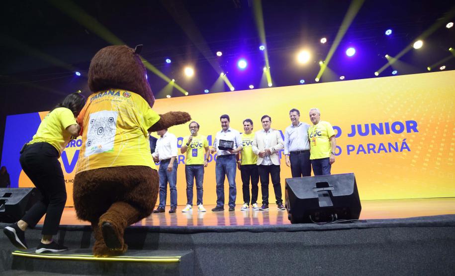 Governador apresenta avanços turísticos do Paraná em evento nacional de operadores