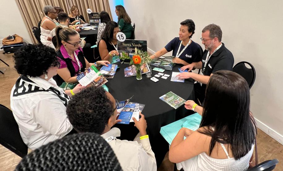 Em Minas Gerais, mais 100 profissionais conhecem o potencial turístico do Paraná