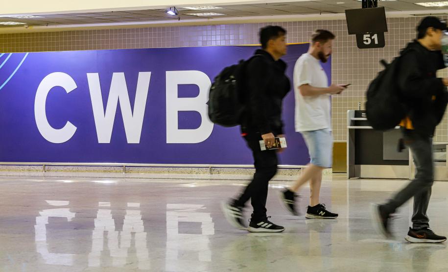 Roberto Dziura Jr AEN