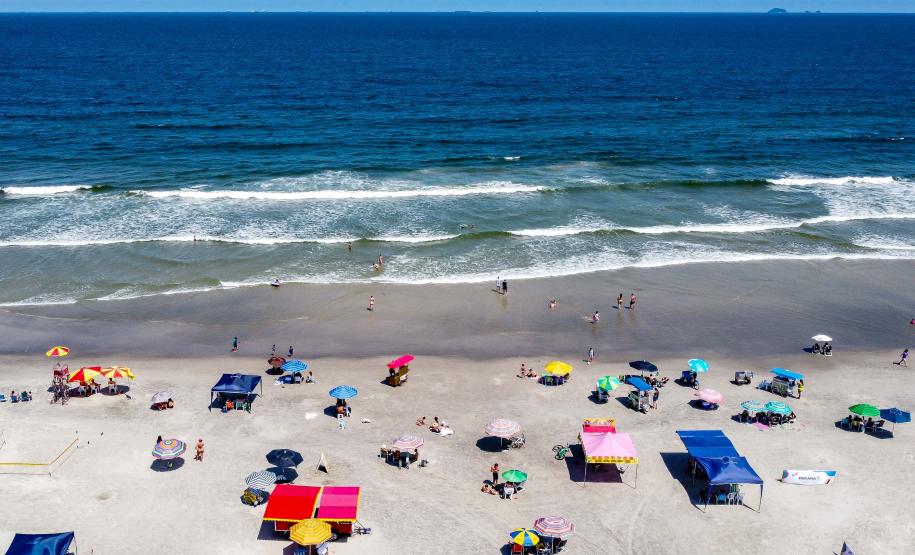 Roberto Dziura Jr AEN